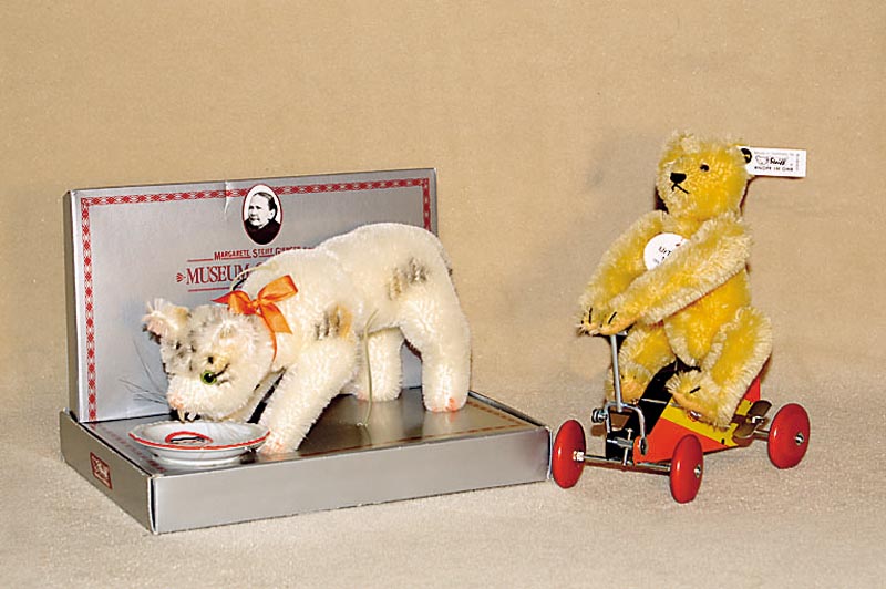 Urteddy, Steiff, Replik, 1993, nach dem Vorbild von 1933, mit Uhrwerkmechanismus, dieser intakt, limit. Auflage von 4000 StÜck, hier Nr. 2190, l. ...
