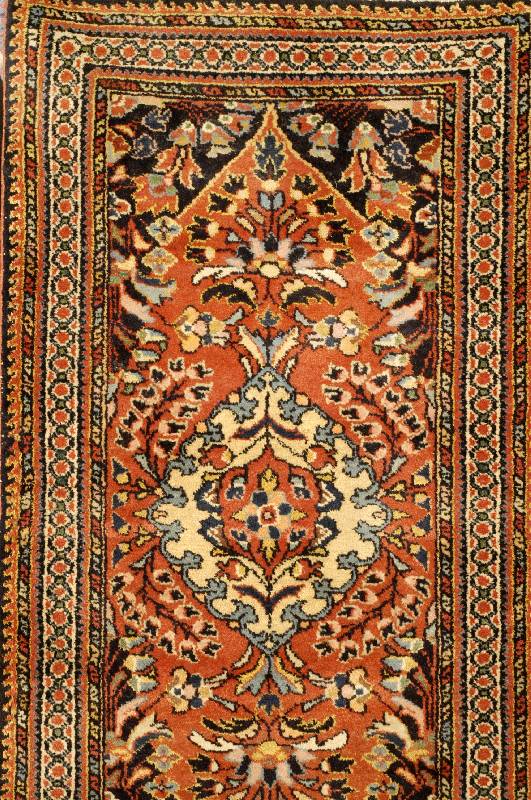 Lilian Antik, Persien, um 1910, Wolle auf Baumwolle, ca. 120 x 65 cm, SchÄtzwert: 1400.- EURO, EHZ: 2, sehr guter Zu stand.