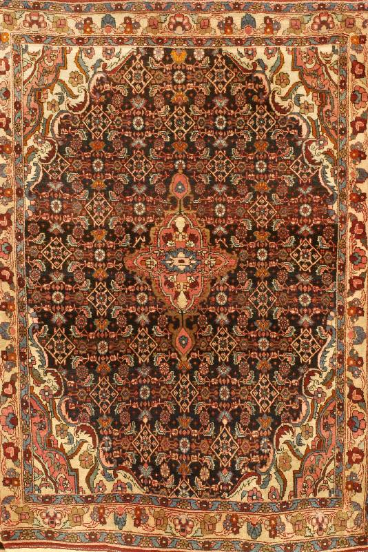 Bidjar Alt, Persien, um 1950, Wolle auf Baumwolle, ca. 164 x 117 cm, Schätzwert: 1100.- EURO, EHZ: 3 (altersbedingt in einen gu ten ...