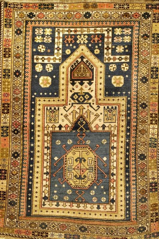 Karabagh gebetsteppich, Kaukasus, um 1900, Wolle auf Wolle, ca. 160 x 112 cm, SchÄtzwert: 3200.- EURO, EHZ: 3