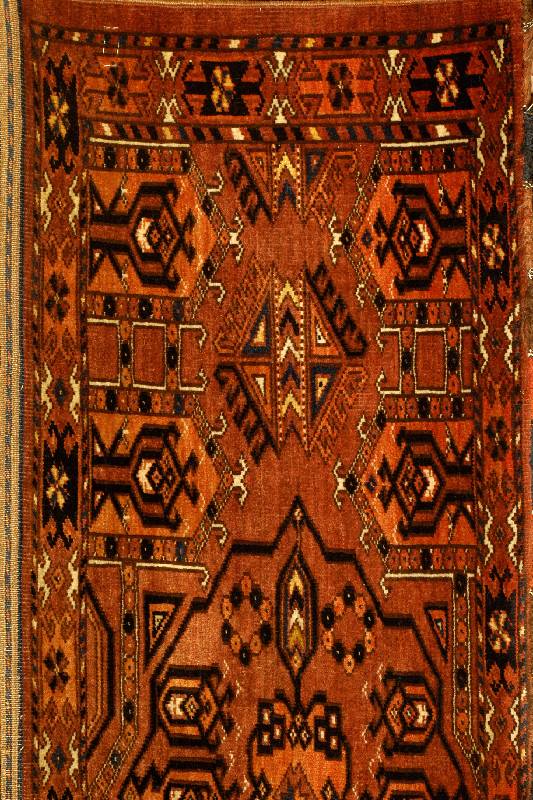 Torba Antik, Turkmenistan, um 1900, Wolle auf Wolle, ca. 148 x 51 cm, Schätzwert: 1100.- EURO, EHZ: 2-3
