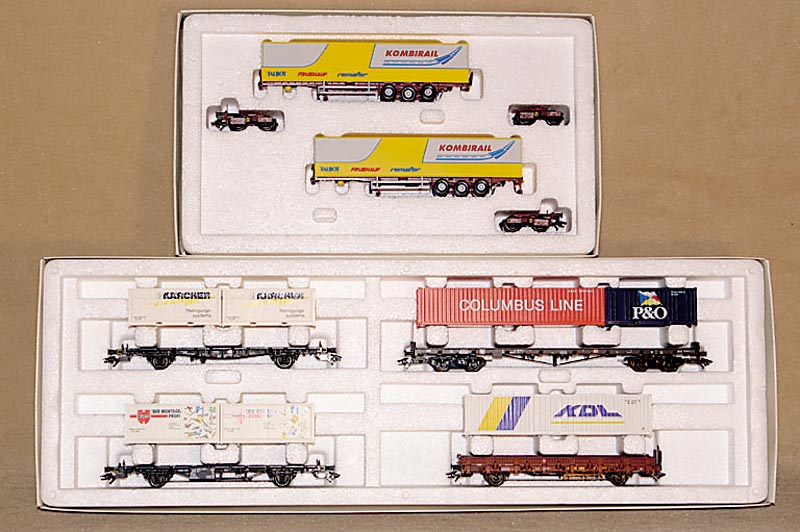 Konvolut 2 MÄrklin-Wagen-Sets, Spur HO, best aus: Nr. 48040 (Doppel-Einheit KOMBIRAIL Sattelauflieger, 1997-2002) und 47681 (Wagen -Set ...
