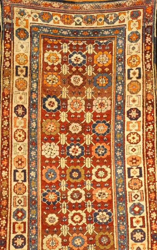 Kazak Antik, Kaukasus, um 1900, Wolle auf Wolle, ca. 408 x 116 cm, Schätzwert: 4900.- EURO, EHZ: 2-3 (altersbedingt gut erhalten), s eltenes Ma? ...