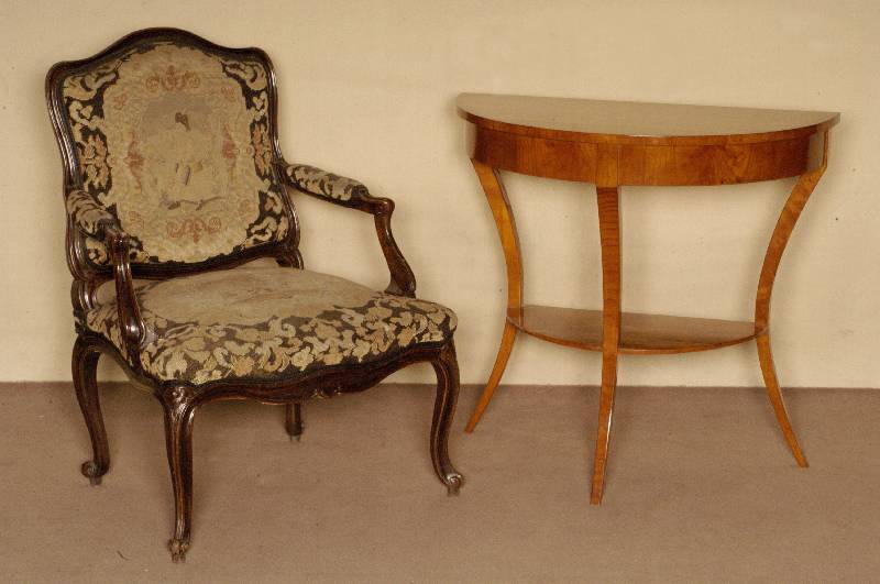 Konsolentisch, nach dem Vorbild von 1815/25, Kirschbaum massiv, Kirschbaumfurnier, ausgesuchte QualitÄt, Beine geschwungen, leichte ...