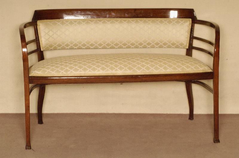 Thonet-Sitzbank, Österreich/Wien, um 1902/04, Entwurf wohl Josef Hofmann, 2-sitzer, Bugholz, reiner strenger Jugendstil von bester QualitÄt, ...
