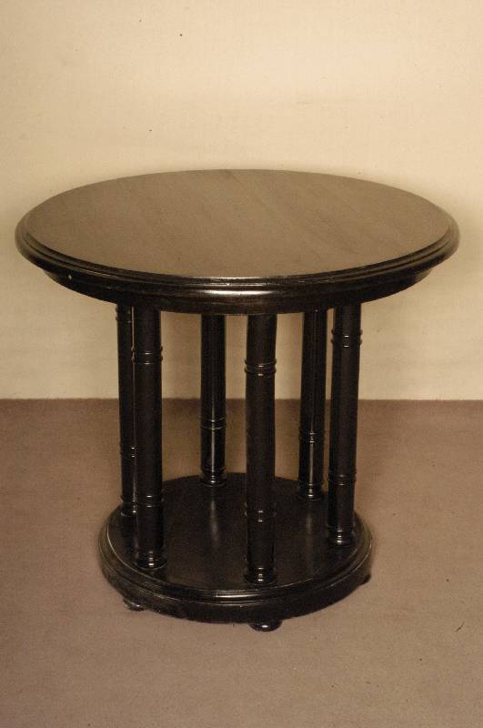 Jugendstiltisch, deutsch, um 1905/10, Mittelteil 6-sÄulig, Buche massiv, Buchefurnier, schwarz lackiert, teilrestauriert, mit modernem Design ...