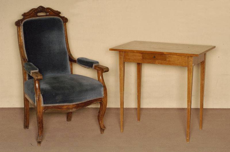 Stuhlsessel, deutsch, um 1880/90, Barockstil, Lehne mit Akanthusblatt- bzw. Linearverzierung, Polsterung z.T. alt belassen, muß erneuert werden, ...