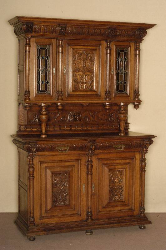 Aufsatzschrank, Niederlande/Belgien, um 1890/1900, Korpus Weichholz/Eiche massiv, reich gegliedert, Front und Seiten auf Rahmen gearbeitet, Inlets ...