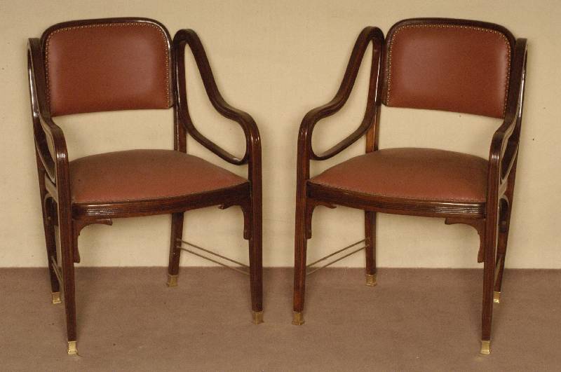 2 ArmlehnstÜhle, Österreich/Wien, um 1900, wohl Kohn, Bugholz, reiner Jugendstil, elegante LinienfÜhrung, in sich geschwungen, 3-fache ...