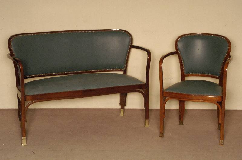2-sitzer Bank, Österreich/Wien, um 1900/10, signiert JJ Kohn, Bugholz, zurÜckhaltend elegante Schweifung, MessingfÜße, Polsterung sekundÄr, ...