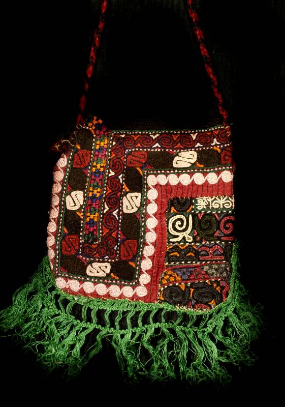 Damenhandtasche, Usbekistan, um 1930, Seidenbestickt, ca. 18 x 18 cm, Schätzwert: 550.- EURO, EHZ: 2, guter Zustand, selten.