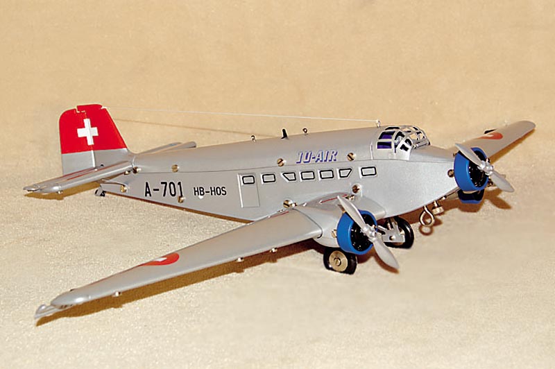 JU 52, MÄrklin, um 1990, Metall, Nr. 19801, komplett, mit Anleitung, SchlÜssel und Zertifikat, unbespielt, im orig. Karton