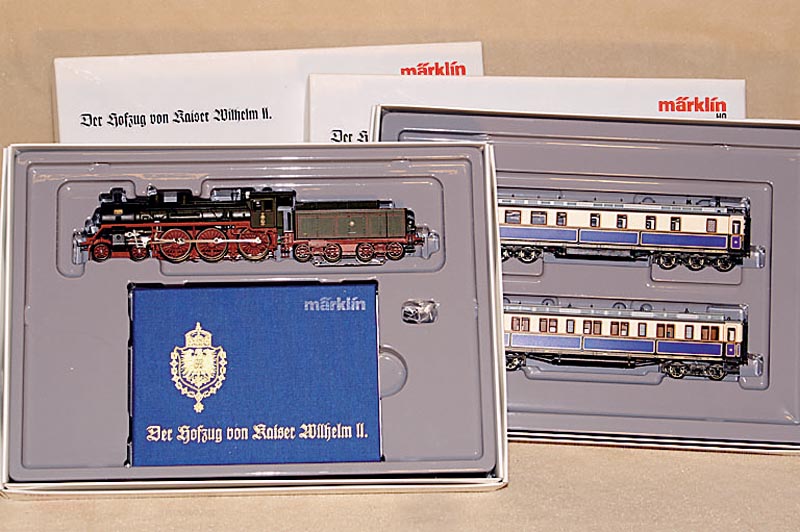 Hofzug Kaiser Wilhelm, MÄrklin, Spur HO, 90er Jahre, Nr. 2881, Schnellzuglok, Gefolge Wagen der Damen, Hof-Speisewagen, Salon Wagen, Hofzug ...