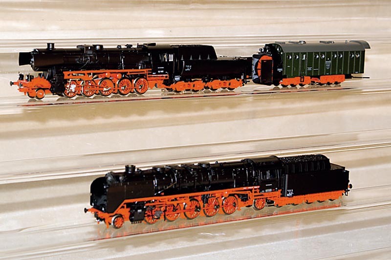 Dampflok mit Tender, MÄrklin, 90er Jahre, Nr . 37450, Insider-Modell, digital, im orig. Karton, unbespielt