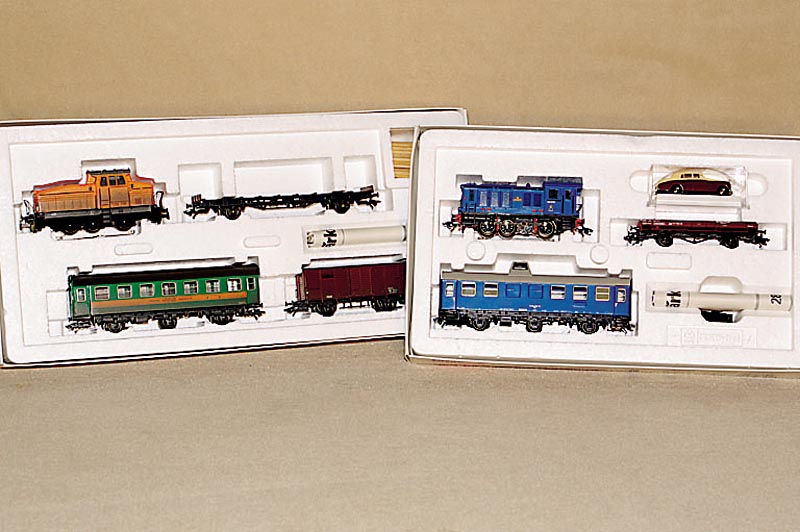Zugpackung "Ruhrkohle AG", MÄrklin, 90er J., Spur HO, Nr. 28501, vollst. im orig. Karton, unbespielt (Pos. links)