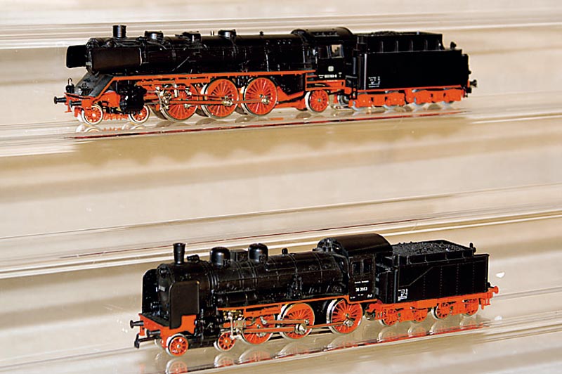 Dampflok mit Tender, MÄrklin, 70er J., Spur HO , Nr. 3085, lt. Einl. intakt, im Karton, l. bespielt