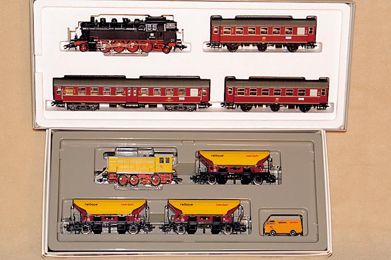 Zugpackung "Nahverkehr", MÄrklin, 90er Jahre , Spur HO, Nr. 26508, im orig. Karton, unbespielt (Pos. oben)