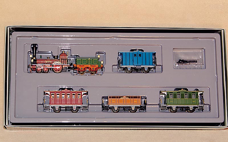 Spanisch-BrÖtli-Bahn, MÄrklin, 90er Jahre, Spur HO, der erste Zug der Schweiz, Nr. 26471, im orig. Karton, unbespielt, digital