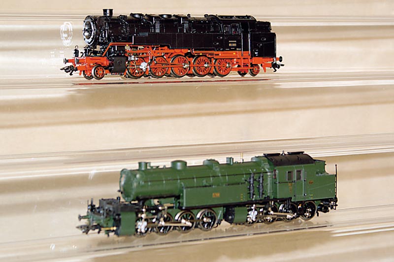Tenderlok, MÄrklin, 90er Jahre, Spur HO, Nr. 37962, dunkelgrÜn, im orig. Karton, unbespielt (Pos. unten)