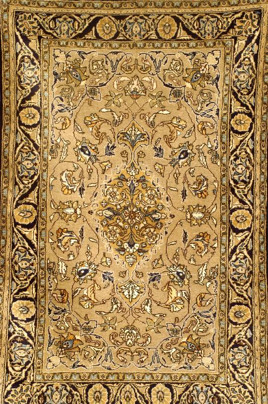 Ghom alt, Persien, ca. 40 Jahre, Wolle mit Seide, ca. 168 x 110 cm, Schätzwert: 1200.- EURO, EHZ: 2, gereinigt, altersbedingt in eine n ...