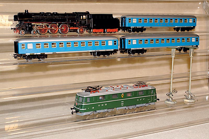 Touropa-Express, MÄrklin, 60er Jahre, SPur HO , best. aus: Schnellzugdampflok Nr. 3048, mit Raucherzeuger, Lok intakt, im orig. Karton , dazu 5 ...