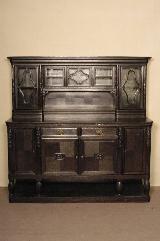 Vielzweckschrank, deutsch, um 1918/22, Korpus Eiche/Weichholz massiv, 2-teilig, massive Verarbeitung, Eichefurnier z.T. gespiegelt verlegt, ...