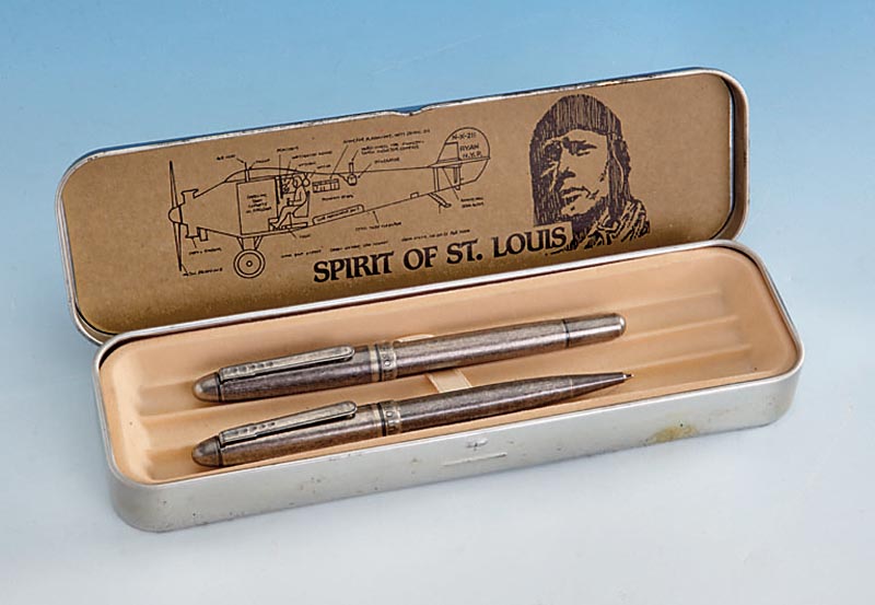Schreibset Lindbergh 1. Atlantikflug New York -Paris, Erinnerungsausgabe wohl 70er Jahre, KS und FFH, jew. m. Inschrift, Metall
