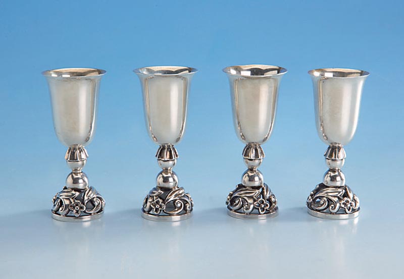 4 Miniaturkelche, GEORG JENSEN, 40er Jahre, Entwurf LaPaglia, amerikanischer Entwerfer, der fÜr Jensen in seinem Stil arbeitete, selten und sehr ...