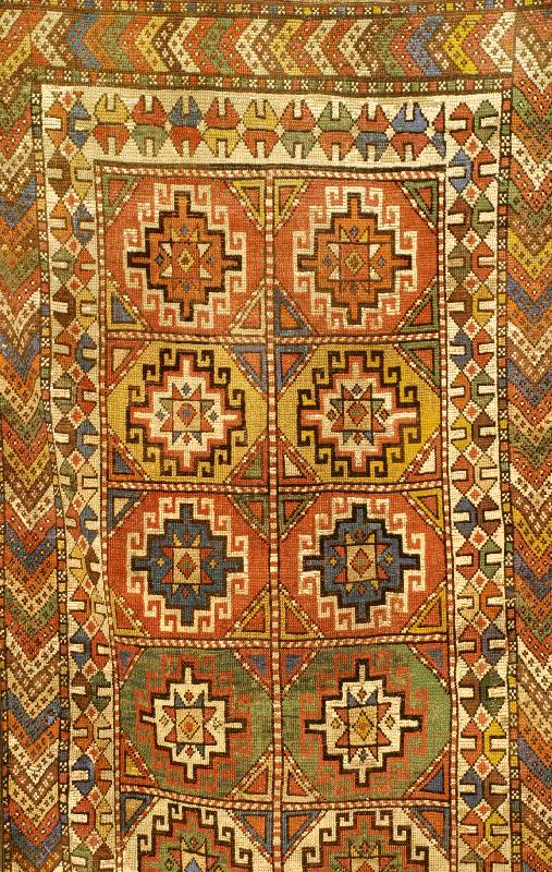 Moghan Antik, Südrussland-Südostkaukasus, 19 .Jahrhundert, Wolle auf Wolle, ca. 303 x 109 c m, EHZ: 4, Schätzwert: 6900.- EURO, Pflanzenfa rben, ...