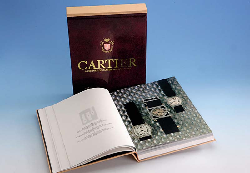 CARTIER, a Century of Cartier Wristwatches, von George Gordon, Hongkong/London 1989, gebundene Ausgabe, ISBN: 962_7359-02/05 mit 450 Farbfotos auf ...