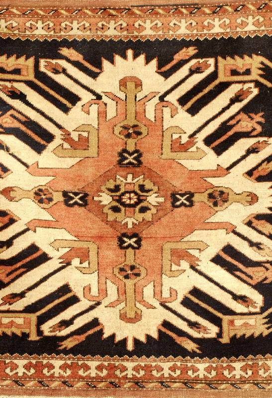 Kozak, TÜrkei, um 1940, Wolle auf Wolle, ca. 110 x 100 cm, SchÄtzwert: 1100.- EURO, EHZ: 3