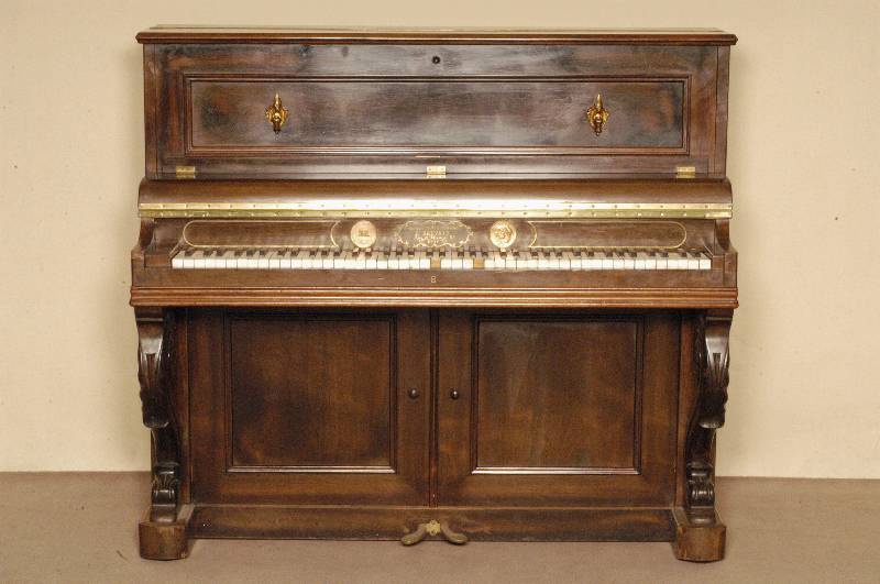 Klavier, Frankreich, um 1880, Korpus Weichholz, Palisanderfurnier, Tasten aus Elfenbein, muß gestimmt werden, weitere Funktionen nicht geprÜft, ...