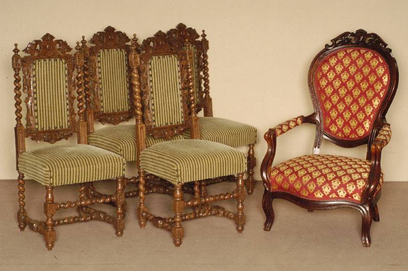 Armlehnsessel, deutsch, um 1870, Louis -Philippe, Mahagoni massiv, gebogene Beine und RÜckenlehne, Bezug und Polsterung wohl spÄter, eleganter ...