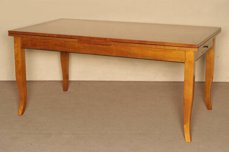 Ausziehtisch im Biedermeierstil, Kirschbaum massiv, Kirschbaumfurnier, Platte mit Faden- und Sternitarsien, sich auf den Ausziehplatten ...