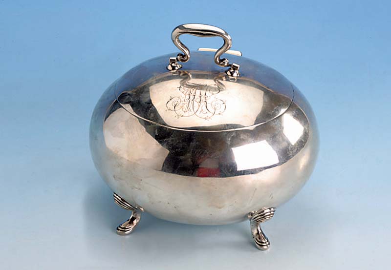 Bonbonniere, 12-lÖtiges Silber, deutsch, Berlin, Widmung: Wilhelm & Anna von Brauchitsch, bekannte Offiziersfamilie von Berlin, Geschenk vom ...