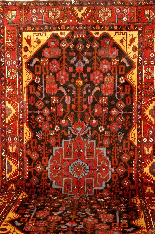 Nahawand Alt, Persien, ca. 50 Jahre, Wolle auf Baumwolle, ca. 307 x 155 cm, SchÄtzwert: 950.- EURO, EHZ: 3, altersbedingt in einen gut en ...