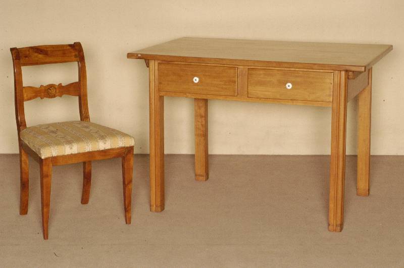 Stuhl, deutsch, um 1810, Biedermeier, Kirschbaum massiv, auf konischen Beinen, in der RÜckenlehne mit Intarsien, Polsterung und Bezug sekundÄr, ...