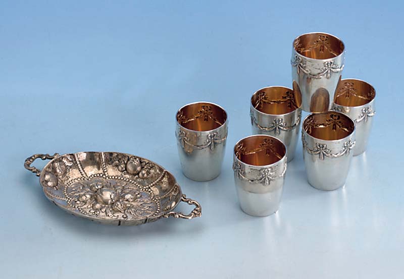 6 Schnapsbecher, deutsch, 800er Silber, Schleifendekor, Innenvergoldung, H. ca. 4.5 cm