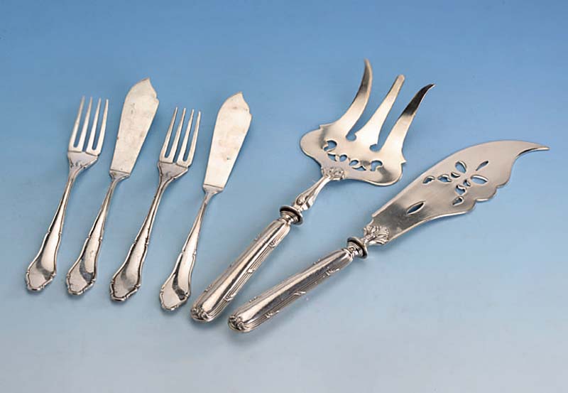Fischbesteck fÜr 6 Personen, 800er Silber, Lutz & Weiß /Pforzheim, schwere Qual., gering e Gebr.-Sp., best. aus 6 Fischmesser und 6 ...