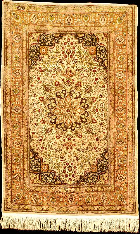 Seltener Madallion Seiden Hereke Alt (signiert ), Türkei, reine Pflanzenfarben, um 1920, f eine hochwertige und glanzreiche reine Naturse ide, ca. ...