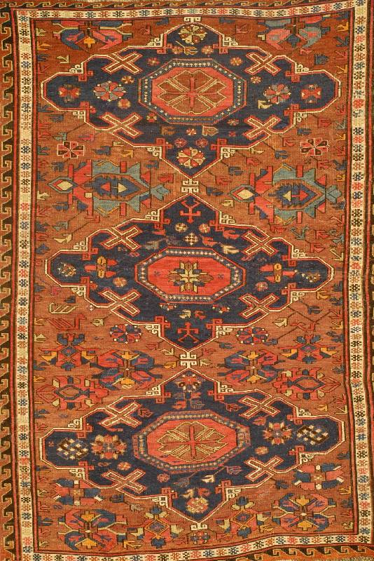 Sumakh Antik, Kaukasus, um 1900, Wolle auf Wolle, ca. 173 x 123 cm, Schätzwert: 2600.- EURO, EHZ: 4