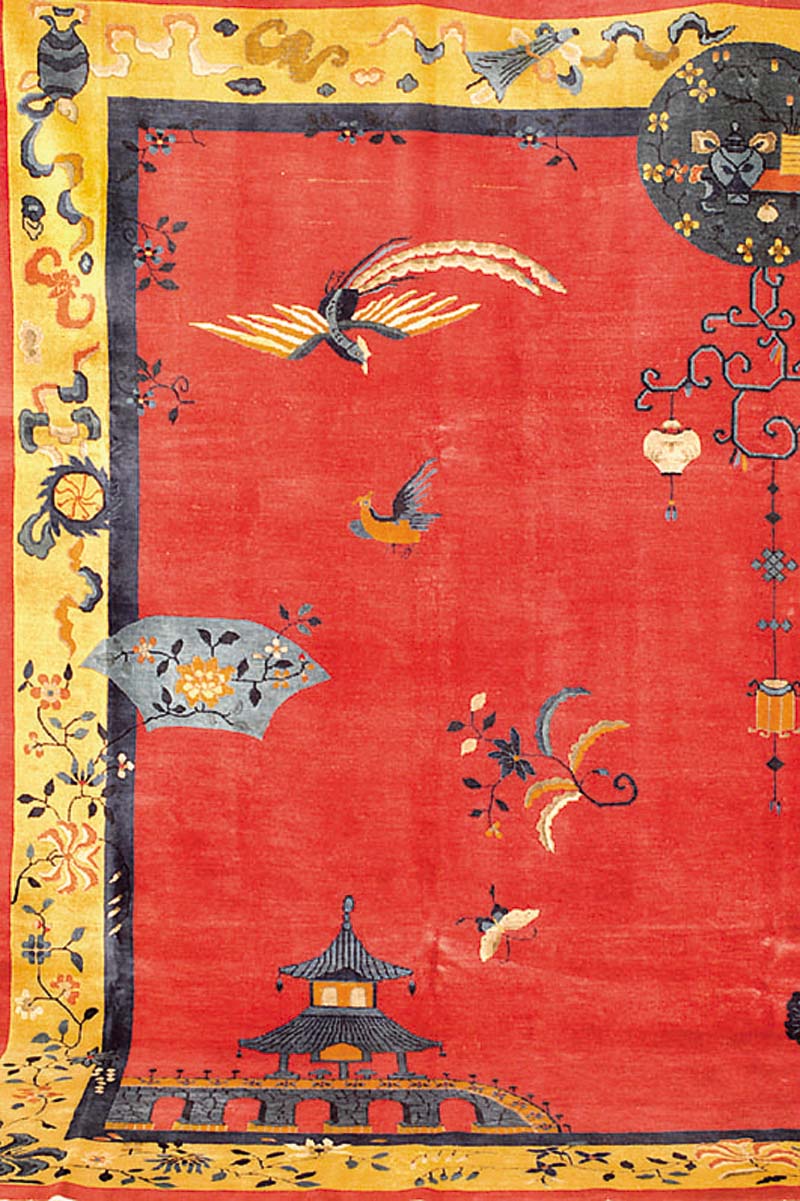 Peking Antik, China, um 1900, feine hochwer tige glanzreiche Wolle geknÜpft auf Baumwolle, ca. 355 x 275 cm, SchÄtzwert: 25000,- EURO, E hz: 2 ...