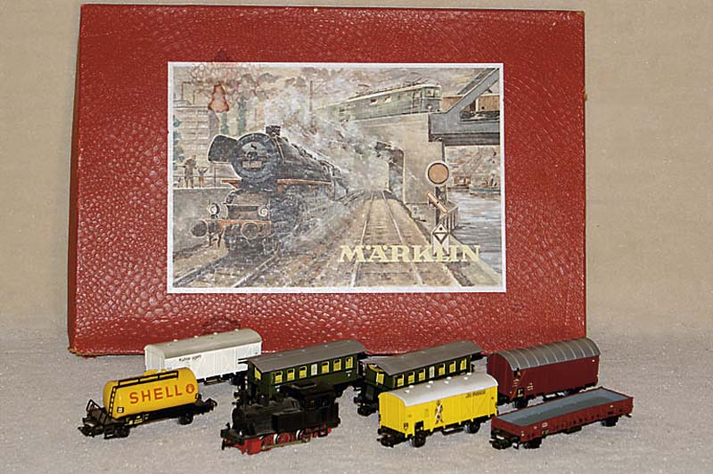 MÄrklin-Starpackung, 60er Jahre, Spur HO, mit Dampflok Nr. 3029, mit versch. GÜter- und Personenwagen, Fkt. der Lok nicht gepr., alle Wagen l. ...