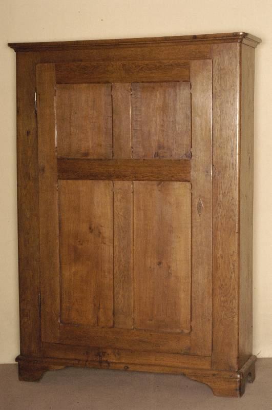 Brotschrank, deutsch/wohl Westfalen, um 1830 , Eich massiv, 1-tÜrig, Inlets gerahmt, Kopfleiste 3-fach getreppt, innen mit 3 EinlegebÖden, ...