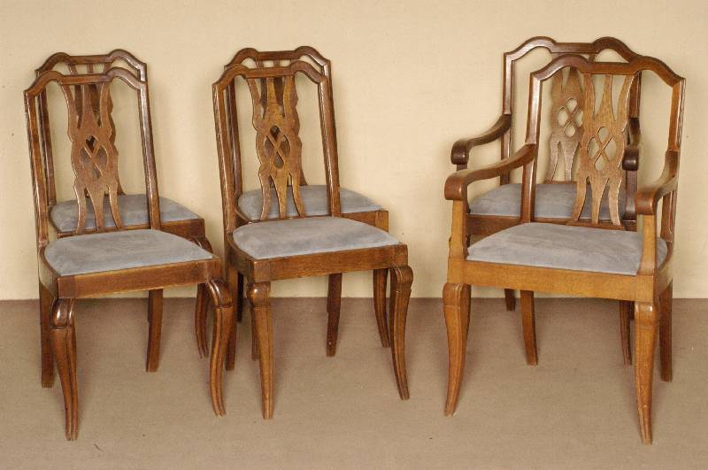 Stuhlset, deutsch, um 1908/10, bestehend aus 4 StÜhlen und 2 ArmlehnstÜhlen, Eiche massiv, in AnklÄngen an den englischen Chippendalestil , ...