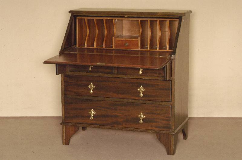SekretÄr, deutsch, um 1900, Jugendstil, Korpus Weichholz, Mahagoni massiv, z.T. furniert, 5-schÜbig, Unterteil mit BronzebeschlÄgen, ...