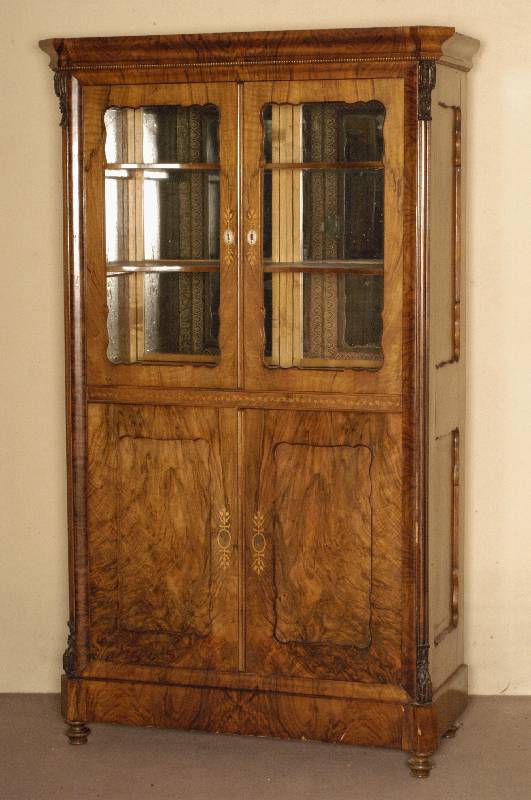 Vielzweck- bzw. Vitrinenschank, deutsch/wohl Darmstadt, um 1850/60, sogenannter Rahmenschrank, Korpus Weichholz von ausgesuchter QualitÄt, ...