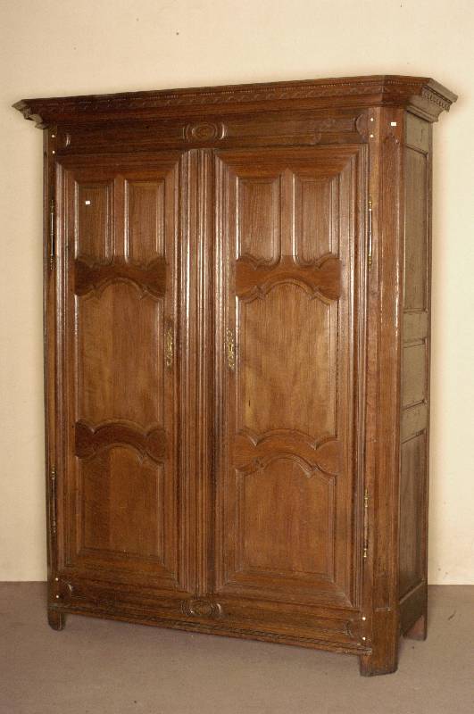 Schrank, Frankreich/Lothringen, um 1820, Barock, Eiche massiv, zweitÜriges MÖbel, TÜrinlets eingefaßt in Rahmenkonstruktion, TÜren mit ...