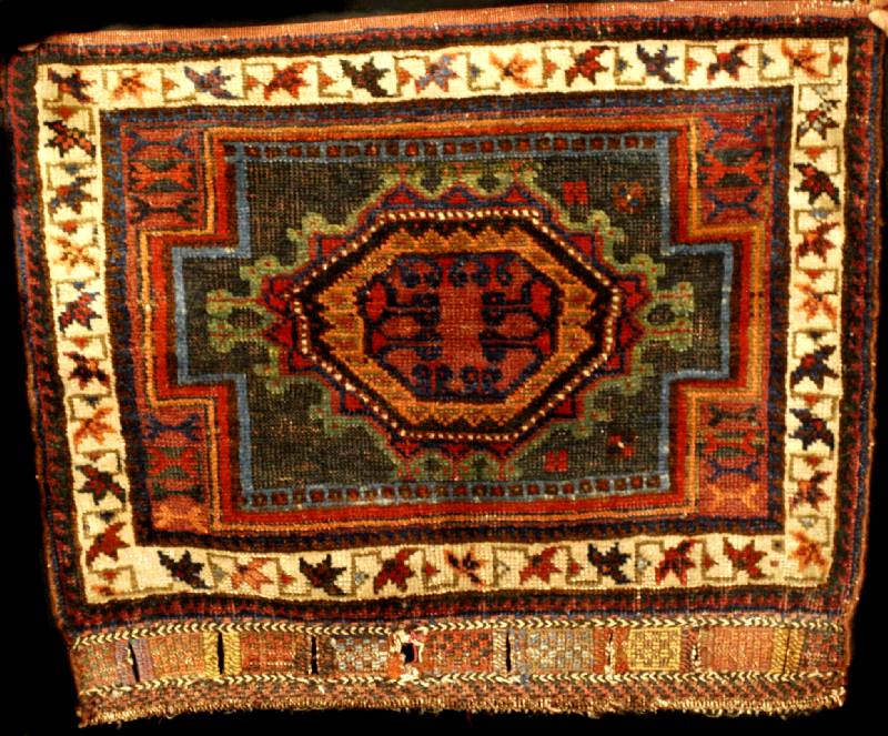Kurden Taschenfront Antik, Persien, um 1900, Wolle auf Wolle, ca. 56 x 68 cm, SchÄtzwert: 1400.- EURO, EHZ: 3 (altersbeding insgesamt in einen ...