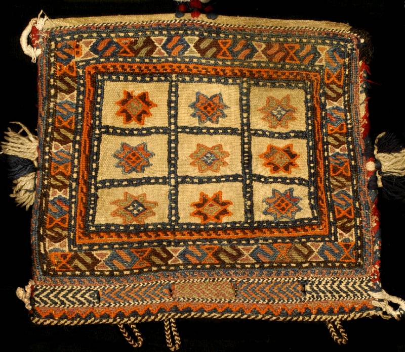 Gashgai Tasche Antik, Persien, um 1900, Wolle auf Wolle, ca. 48 x 42 cm, SchÄtzwert: 1000.- EURO, EHZ: 3 (altersbedingt in einen gu ten ...